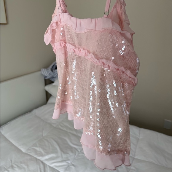 Edikted Sequin Ruffle Split Front Top - Picture 5 of 5